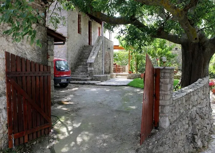 Menelia